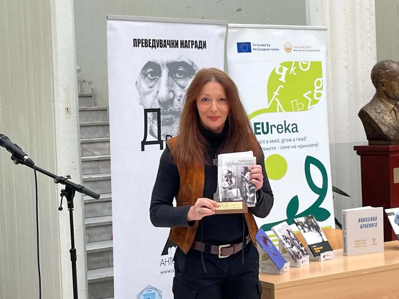 АНА ПЕЈЧИНОВА ЈА ОСВОИ НАГРАДАТА „ДРАГИ“ ЗА КИПЛИНГ Признание и за хрватскиот превод на Михајловски АНА ПЕЈЧИНОВА ЈА ОСВОИ НАГРАДАТА „ДРАГИ“ ЗА КИПЛИНГ Признание и за хрватскиот превод на Михајловски