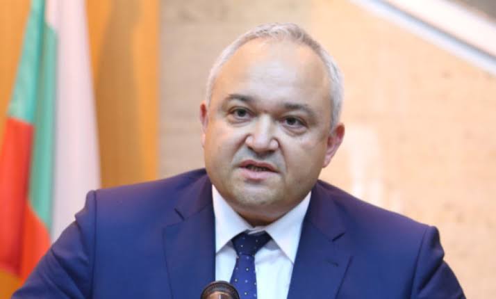 СКАНДАЛОЗНА ИЗЈАВА НА БУГАРСКИ МИНИСТЕР Нема да ја екстрадираат Ива Михаилова, а Македонија, таму има „српска власт“ СКАНДАЛОЗНА ИЗЈАВА НА БУГАРСКИ МИНИСТЕР Нема да ја екстрадираат Ива Михаилова, а Македонија, таму има „српска власт“