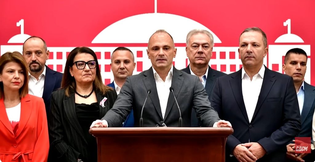 ТИЕ ШТО ЌЕ ЈА ПОГРЕБАА ПАРТИЈАТА НЕКА НЕ ДРЖАТ ЛЕКЦИИ Или нека помогнат или нека ми се тргнат од патот ТИЕ ШТО ЌЕ ЈА ПОГРЕБАА ПАРТИЈАТА НЕКА НЕ ДРЖАТ ЛЕКЦИИ Или нека помогнат или нека ми се тргнат од патот
