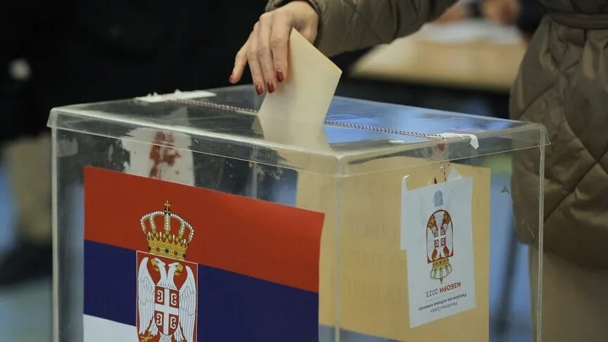 ДВЕТЕ СТРАНИ МОЖЕ ДА ПРОГЛАСАТ ПОБЕДА Аналитичари предупредуваат на тензии во Србија