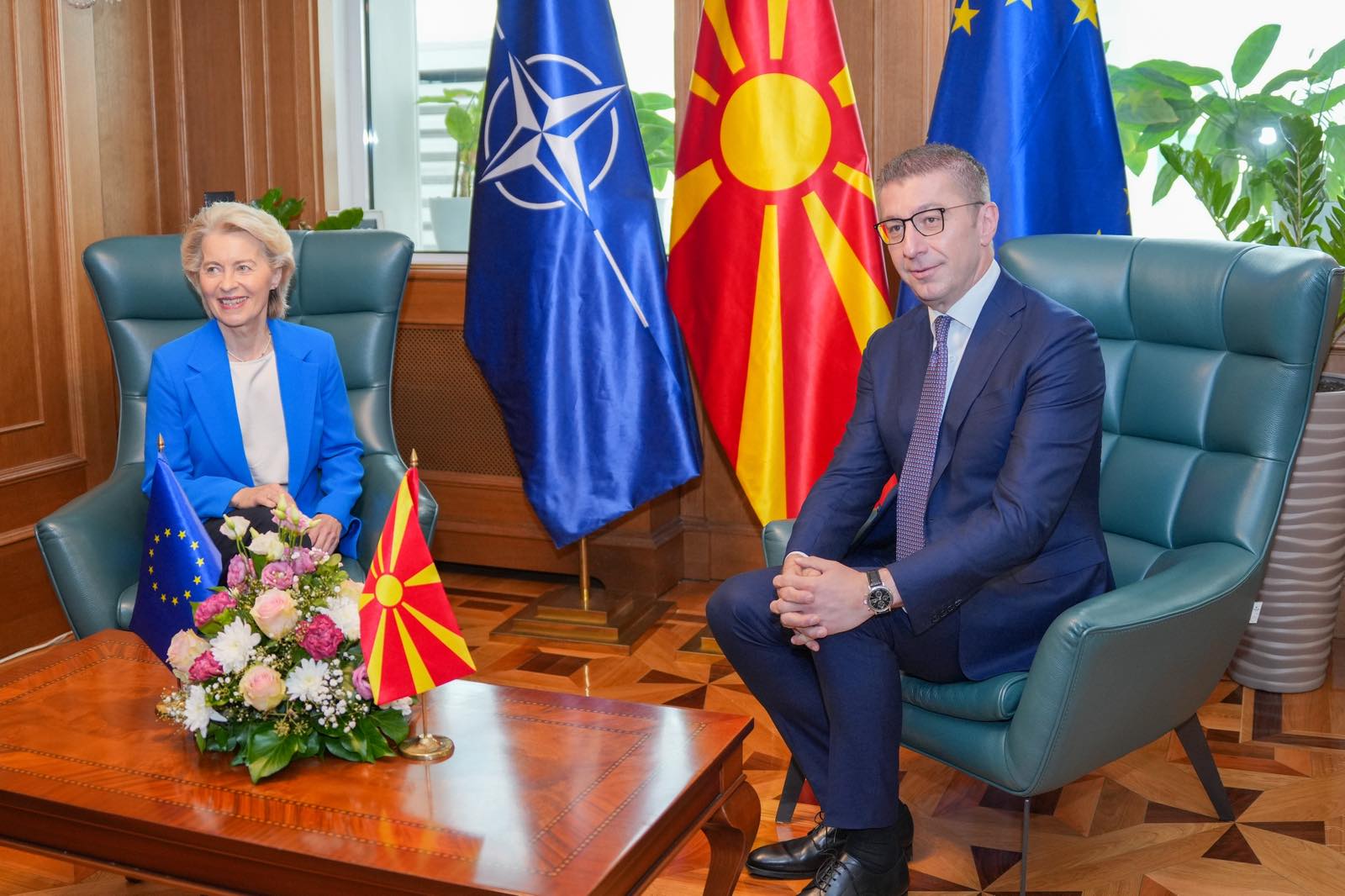 МИЦКОСКИ: ЈА ИСКРИВУВААТ ВИСТИНАТА Што навистина му кажала Фон дер Лајен?