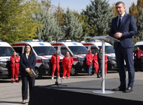 МИЦКОСКИ: ПИСМЕНИОТ ПРАВОСУДЕН ИСПИТ НА ЈАЗИКОТ НА ОБРАЗОВАНИЕТО Усниот на македонски МИЦКОСКИ: ПИСМЕНИОТ ПРАВОСУДЕН ИСПИТ НА ЈАЗИКОТ НА ОБРАЗОВАНИЕТО Усниот на македонски