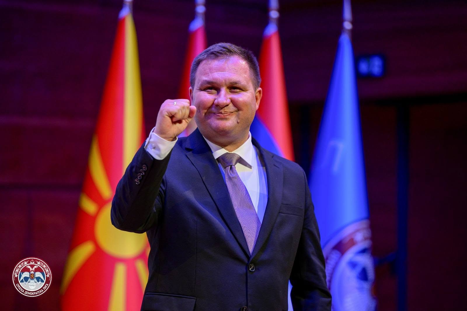 САША БОГДАНОВИЌ СЕ ВРАЌА ВО ПОЛИТИКАТА СО НОВА ПАРТИЈА Српска демократска лига САША БОГДАНОВИЌ СЕ ВРАЌА ВО ПОЛИТИКАТА СО НОВА ПАРТИЈА Српска демократска лига