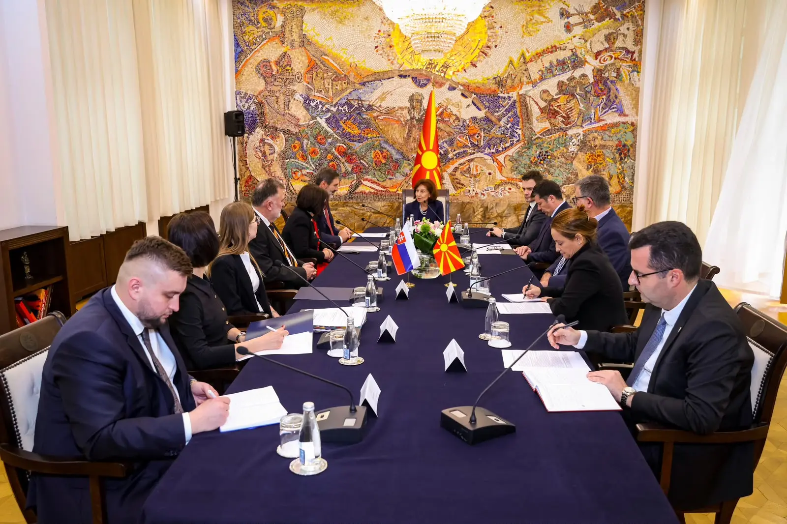 СЛОВАЧКА СО ЈАСНА ПОРАКА Македонија не смее да трпи двојни стандарди СЛОВАЧКА СО ЈАСНА ПОРАКА Македонија не смее да трпи двојни стандарди