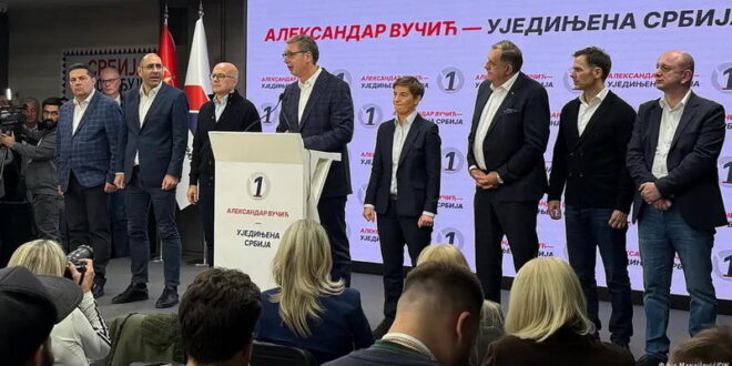 ВУЧИЌ ПРИЗНА ПОРАЗ, А ПОТОА УДРИ ПО СИТЕ Лажеа за сè